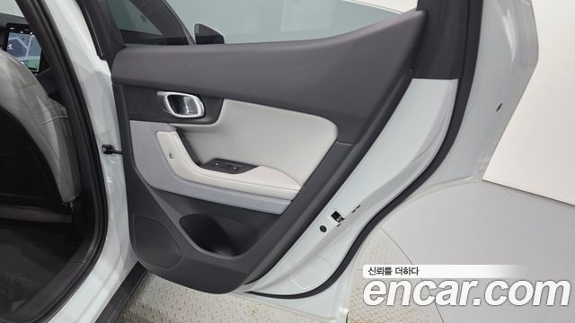 Polestar Polestar 2 2025 — photo 15