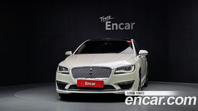 Lincoln MKZ 2018 — photo 3