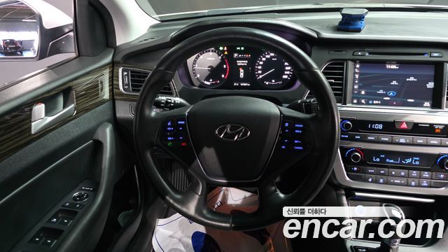 Hyundai Sonata 2016 — photo 19