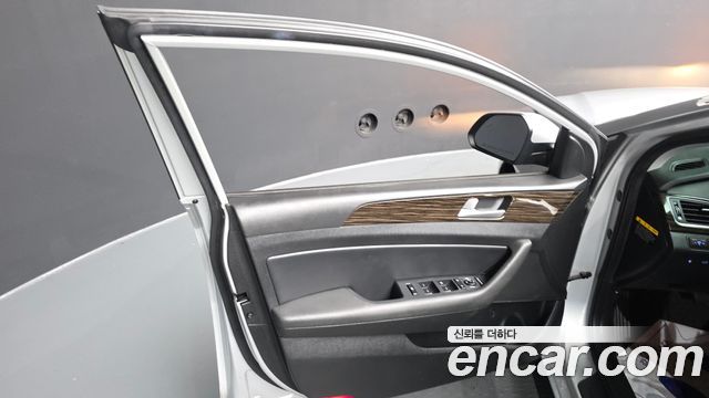 Hyundai Sonata 2016 — photo 14