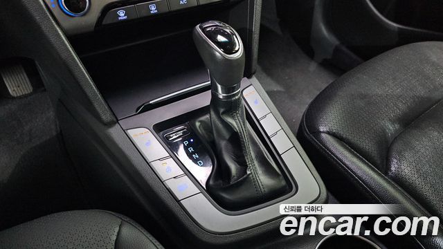 Hyundai AVANTE 2016 — photo 9