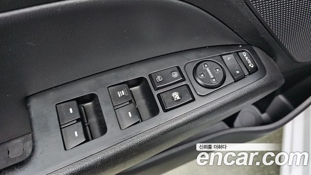 Hyundai AVANTE 2016 — photo 13