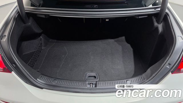 Mercedes-Benz E-Class 2023 — photo 24