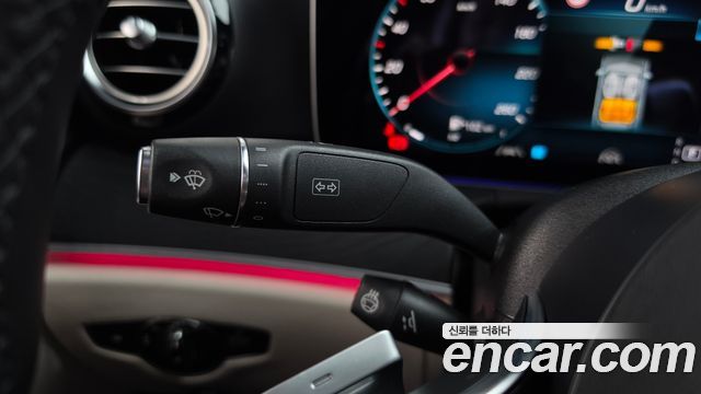 Mercedes-Benz E-Class 2023 — photo 26