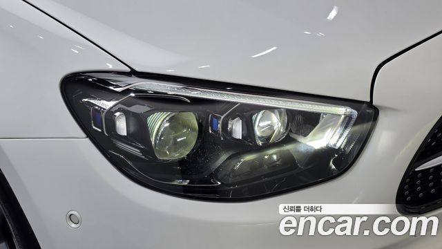 Mercedes-Benz E-Class 2023 — photo 8