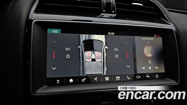 Jaguar F-PACE 2018 — photo 22