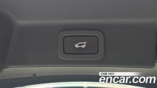 Jaguar F-PACE 2018 — photo 27