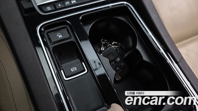 Jaguar F-PACE 2018 — photo 31