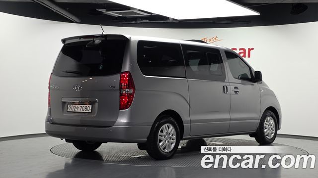 Hyundai Starex 2016 — photo 2