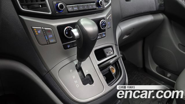 Hyundai Starex 2016 — photo 9