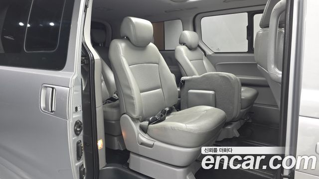 Hyundai Starex 2016 — photo 12