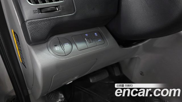 Hyundai Starex 2016 — photo 17