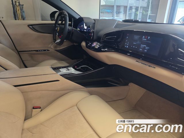 Ferrari Purosangue 2024 — photo 11