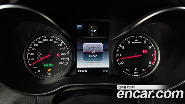 Mercedes-Benz C-Class 2018 — photo 11