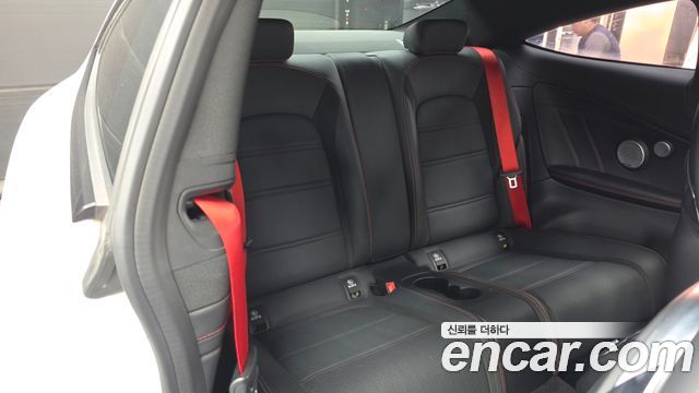 Mercedes-Benz C-Class 2018 — photo 17