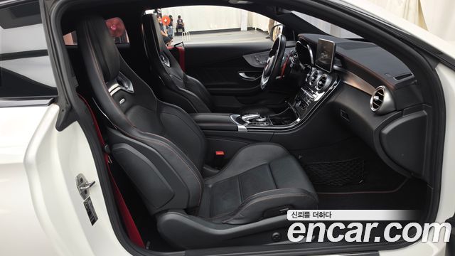 Mercedes-Benz C-Class 2018 — photo 18
