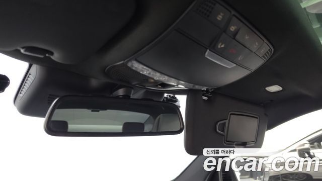 Mercedes-Benz C-Class 2018 — photo 24