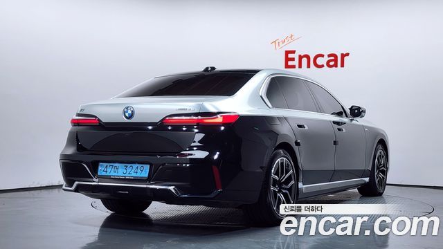 BMW i7 2023 — photo 2