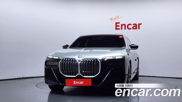 BMW i7 2023 — photo 3