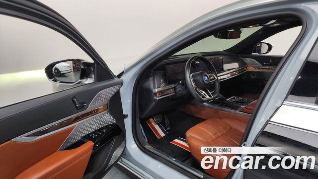 BMW i7 2023 — photo 13