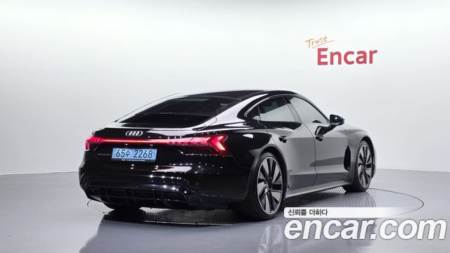 Audi e-tron GT 2022 — photo 2