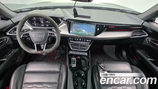 Audi e-tron GT 2022 — photo 10