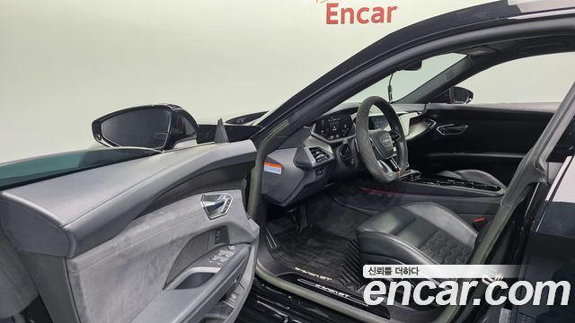 Audi e-tron GT 2022 — photo 13