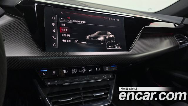 Audi e-tron GT 2022 — photo 21