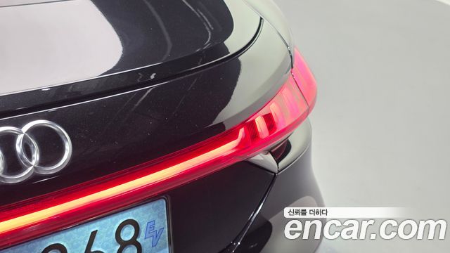 Audi e-tron GT 2022 — photo 9