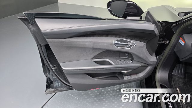 Audi e-tron GT 2022 — photo 14