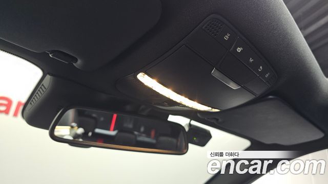 Mercedes-Benz GLC-Class 2017 — photo 16