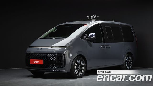 Hyundai Staria 2025 — photo 1