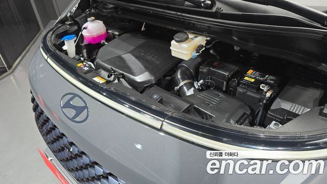 Hyundai Staria 2025 — photo 6