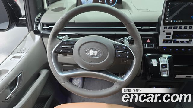 Hyundai Staria 2025 — photo 13