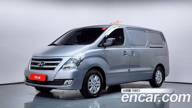 Hyundai Starex 2017 — photo 1