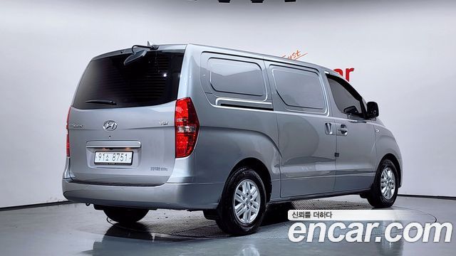 Hyundai Starex 2017 — photo 2