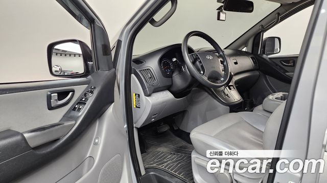 Hyundai Starex 2017 — photo 13