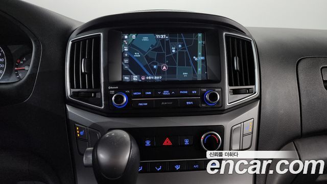 Hyundai Starex 2017 — photo 19