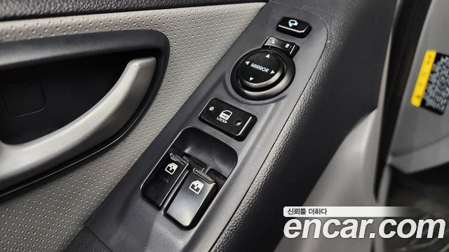 Hyundai Starex 2017 — photo 21