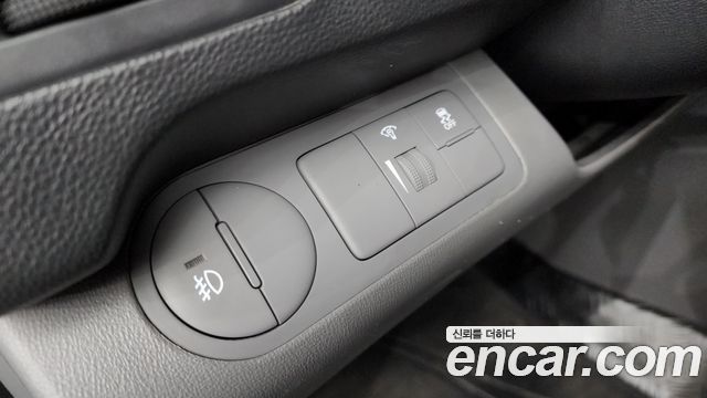 Hyundai Starex 2017 — photo 22