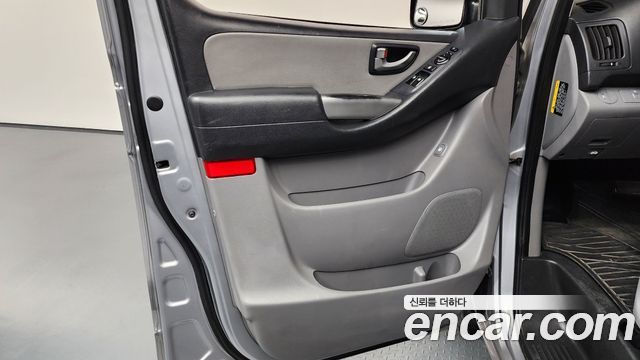 Hyundai Starex 2017 — photo 15
