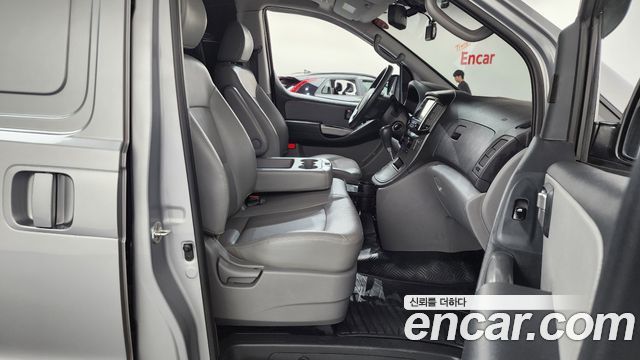 Hyundai Starex 2017 — photo 16