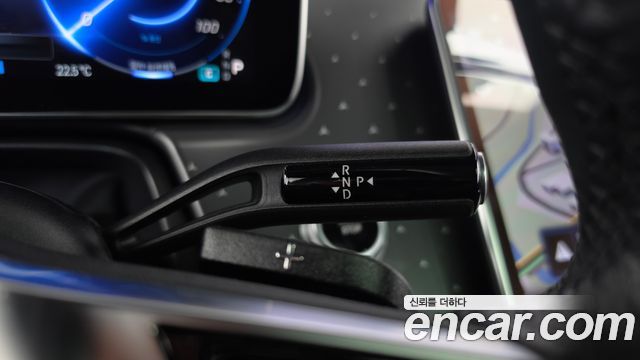Mercedes-Benz EQE 2023 — photo 12