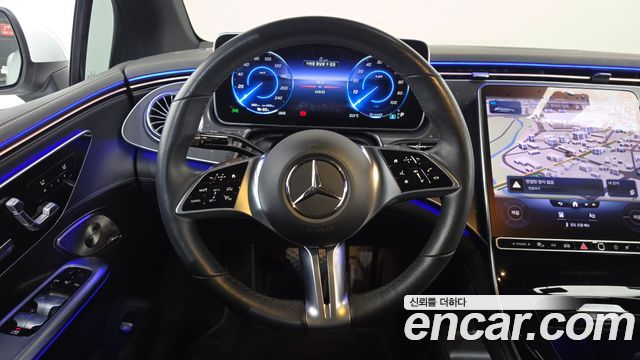 Mercedes-Benz EQE 2023 — photo 18