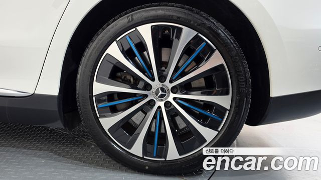 Mercedes-Benz EQE 2023 — photo 7