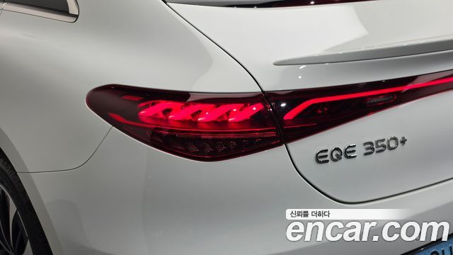 Mercedes-Benz EQE 2023 — photo 9