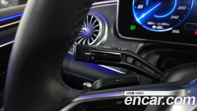 Mercedes-Benz EQE 2023 — photo 35