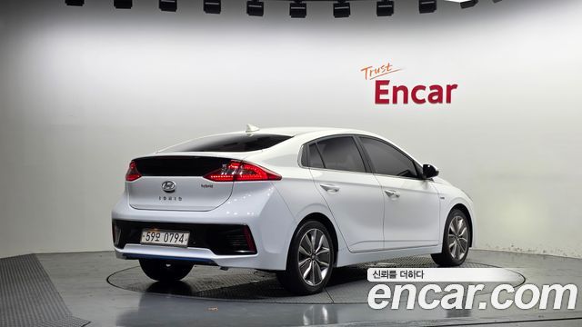 Hyundai Ioniq 2016 — photo 2