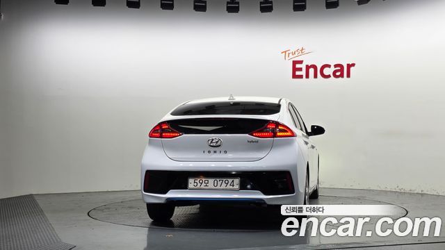 Hyundai Ioniq 2016 — photo 4