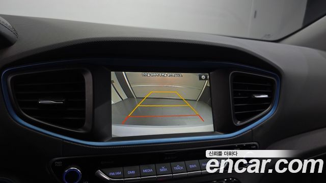 Hyundai Ioniq 2016 — photo 21